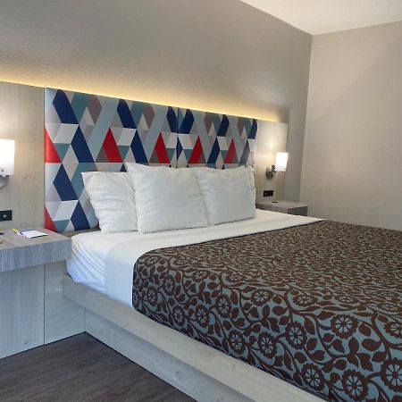 Days Inn & Suites By Wyndham Peachtree Corners Норкрос Екстериор снимка