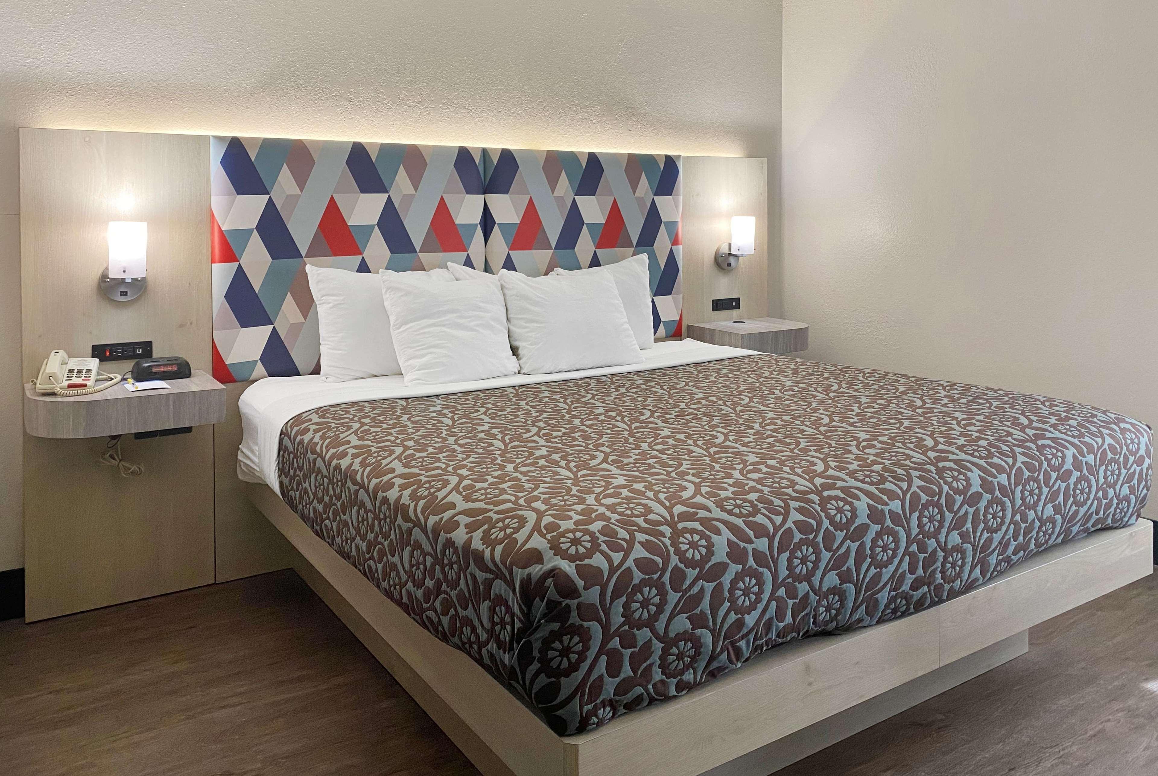 Days Inn & Suites By Wyndham Peachtree Corners Норкрос Екстериор снимка