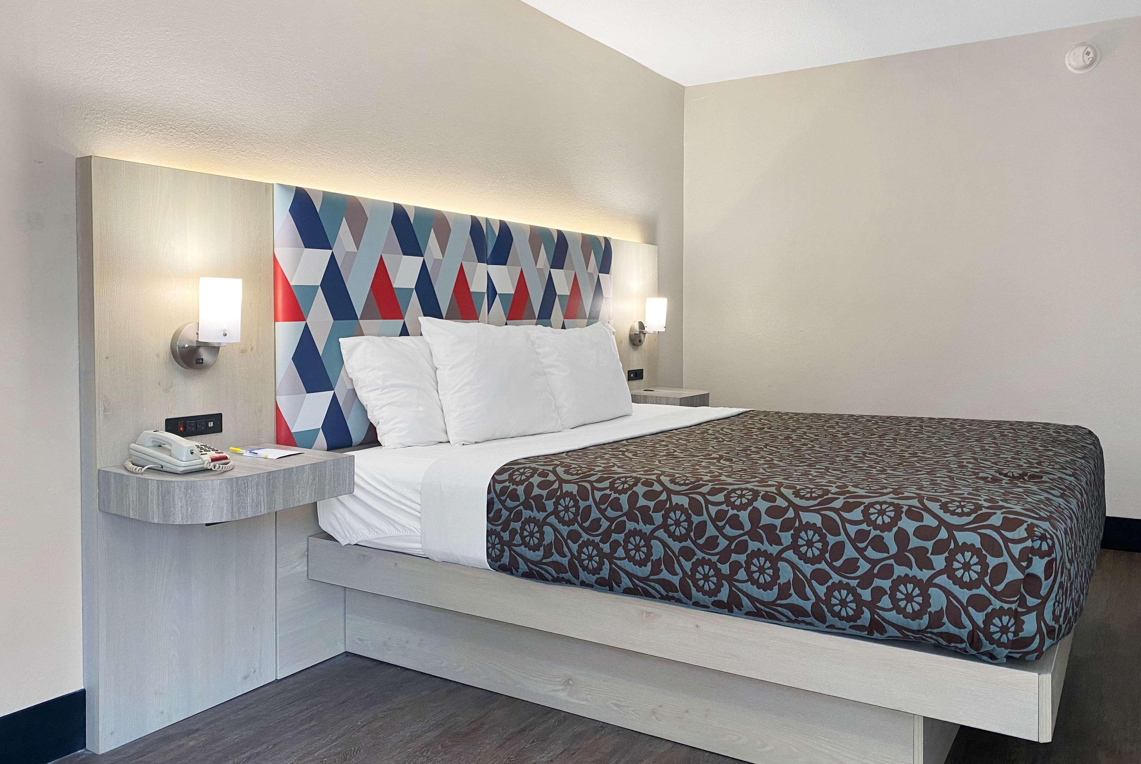 Days Inn & Suites By Wyndham Peachtree Corners Норкрос Екстериор снимка