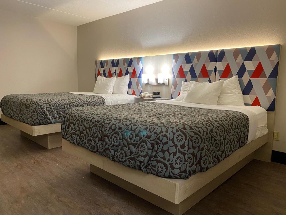 Days Inn & Suites By Wyndham Peachtree Corners Норкрос Екстериор снимка