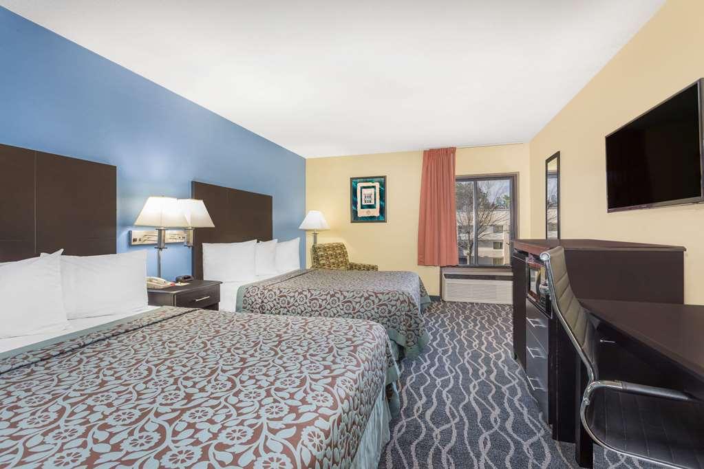 Days Inn & Suites By Wyndham Peachtree Corners Норкрос Стая снимка