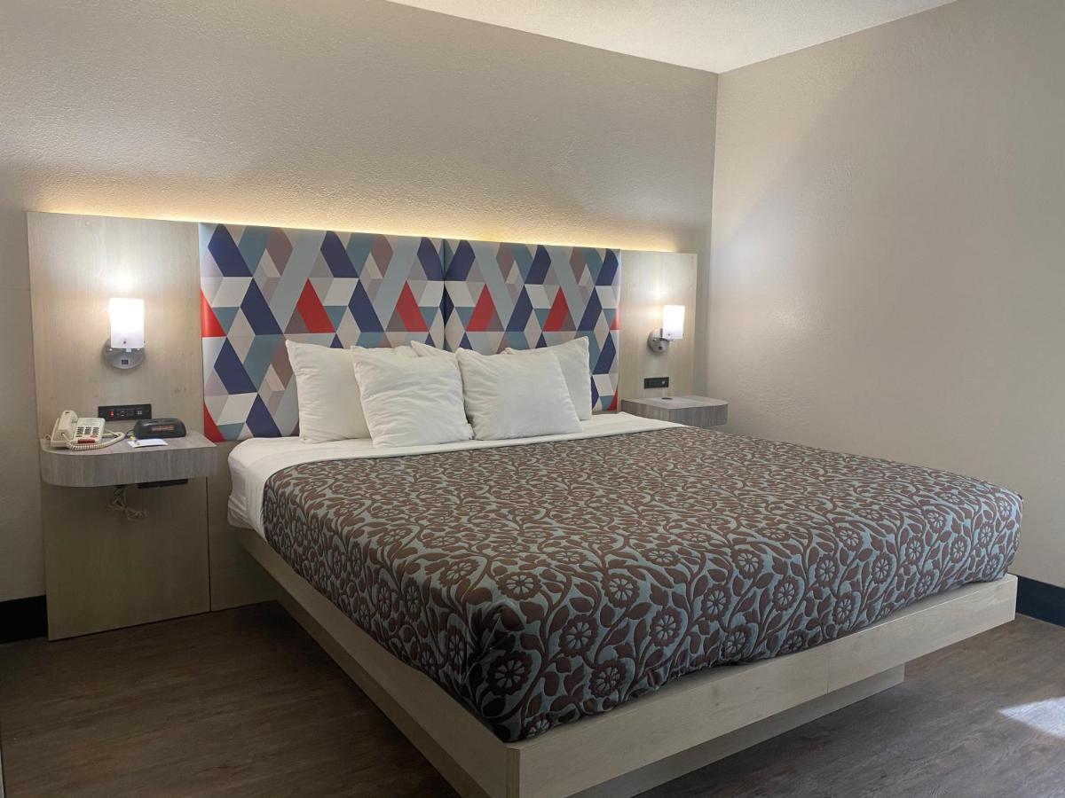Days Inn & Suites By Wyndham Peachtree Corners Норкрос Екстериор снимка