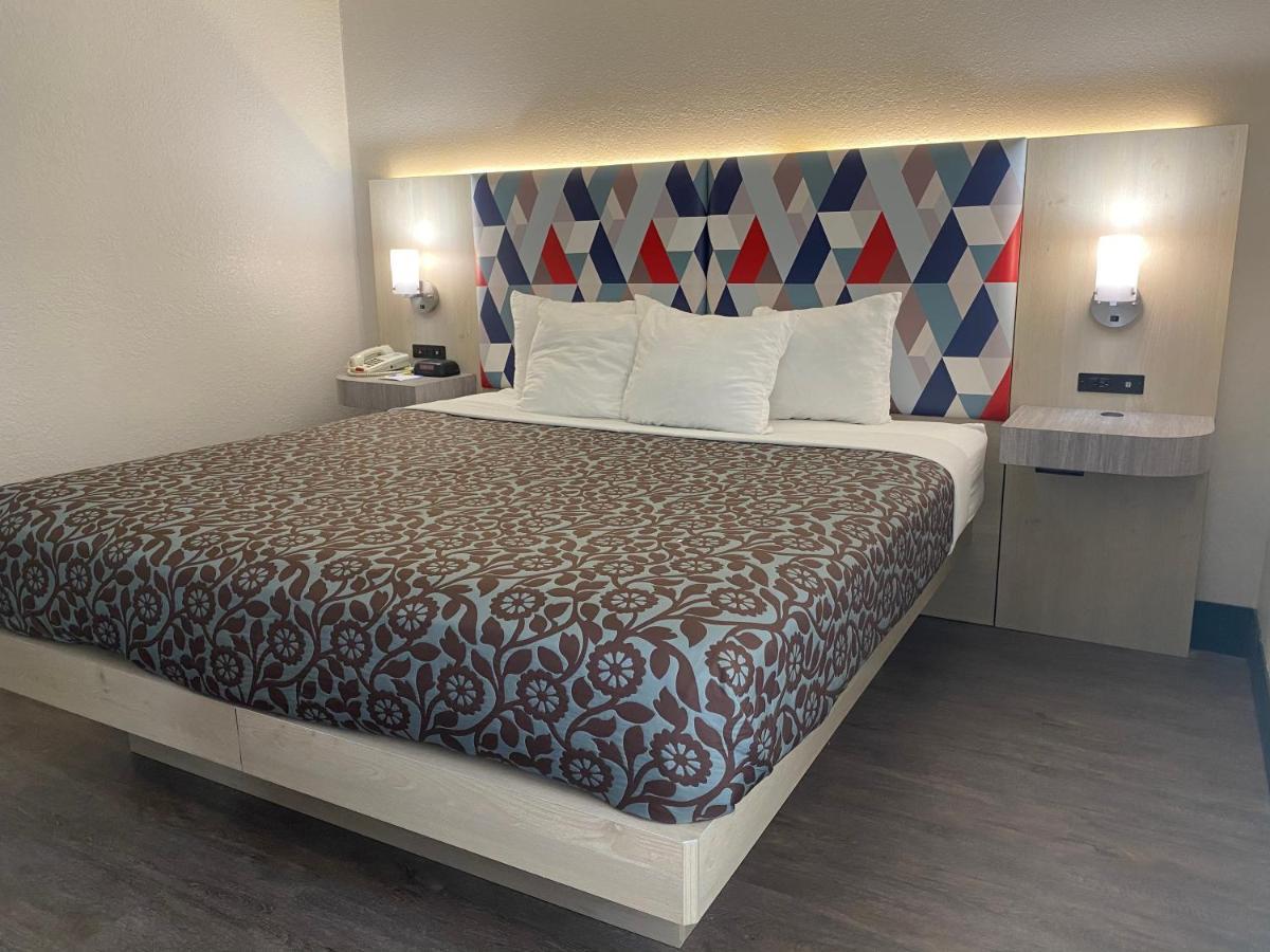 Days Inn & Suites By Wyndham Peachtree Corners Норкрос Екстериор снимка